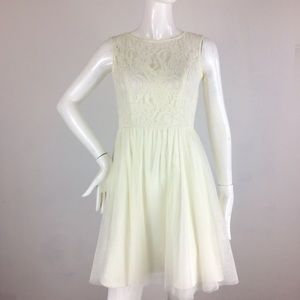 Gorgeous White lace Cocktail Dress - small